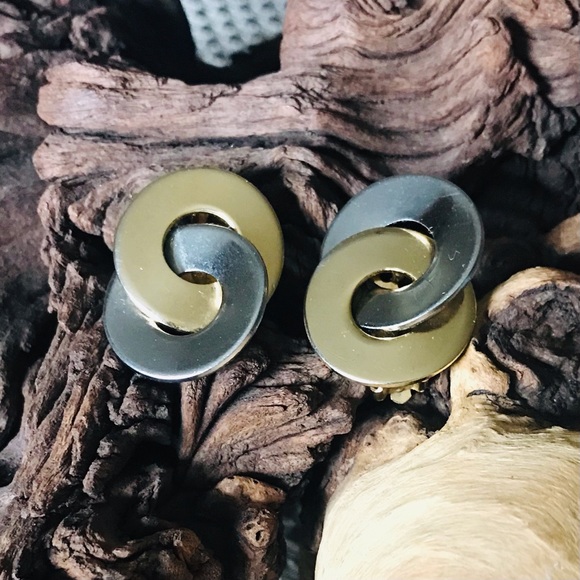 Vintage MCM Costume Gold & Silver Tone Round Geometric Shape Clip On Earrings - Picture 4 of 9